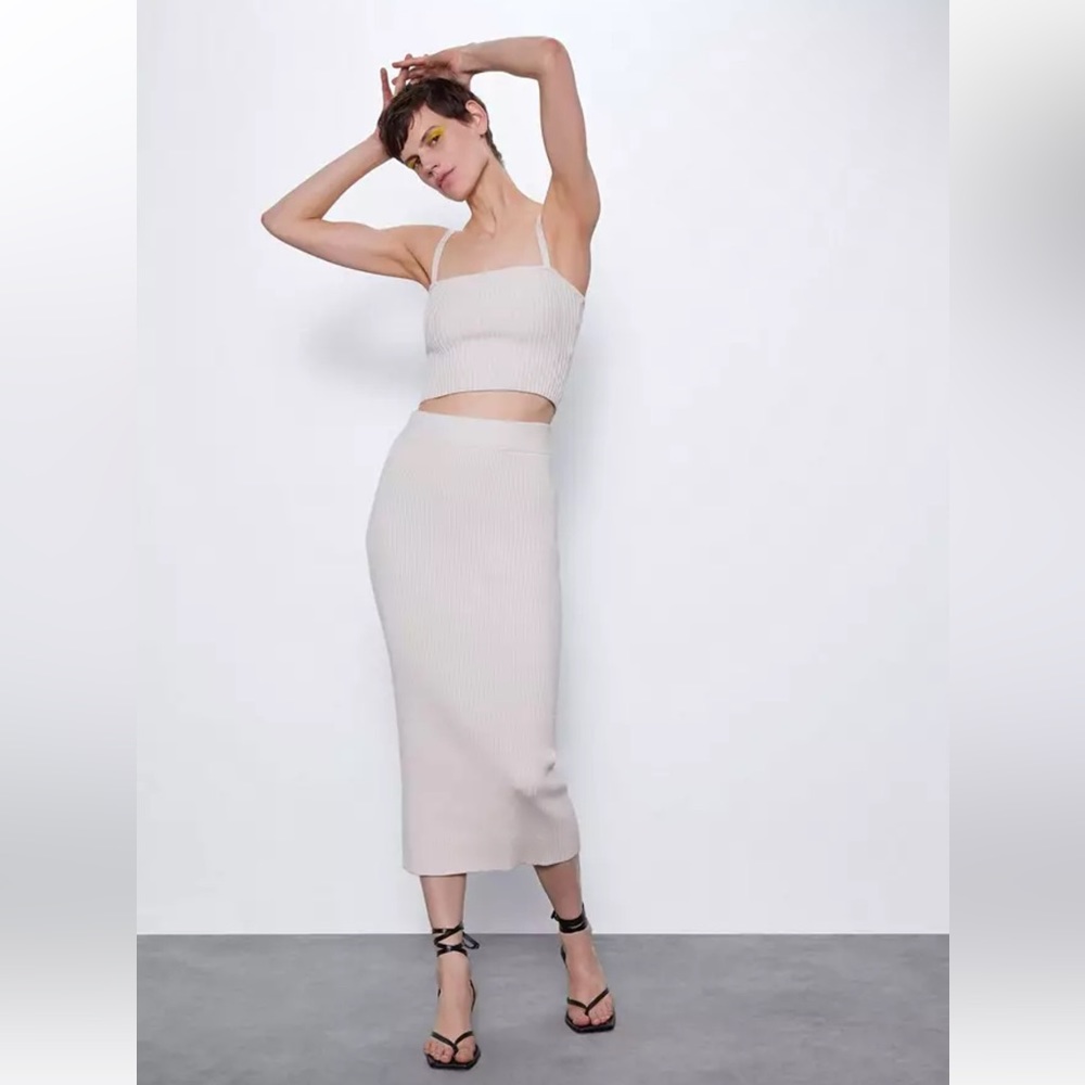 Zara ribbed KNIT stretch pencil midi skirt in Ecru cream neutral size S  NWT